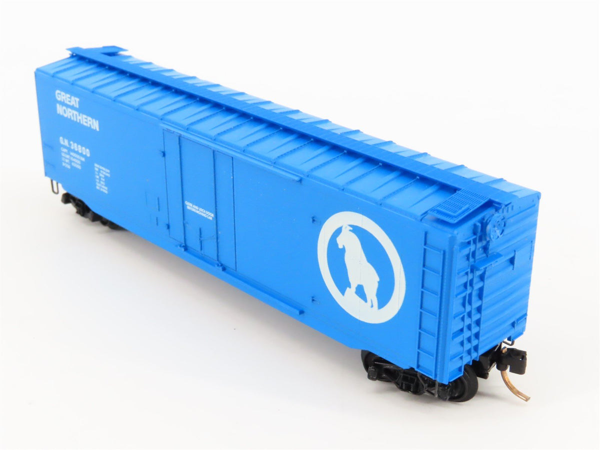 N Kadee Micro-Trains MTL 32020 GN Great Northern Big Sky Blue 50&#39; Box Car #36800