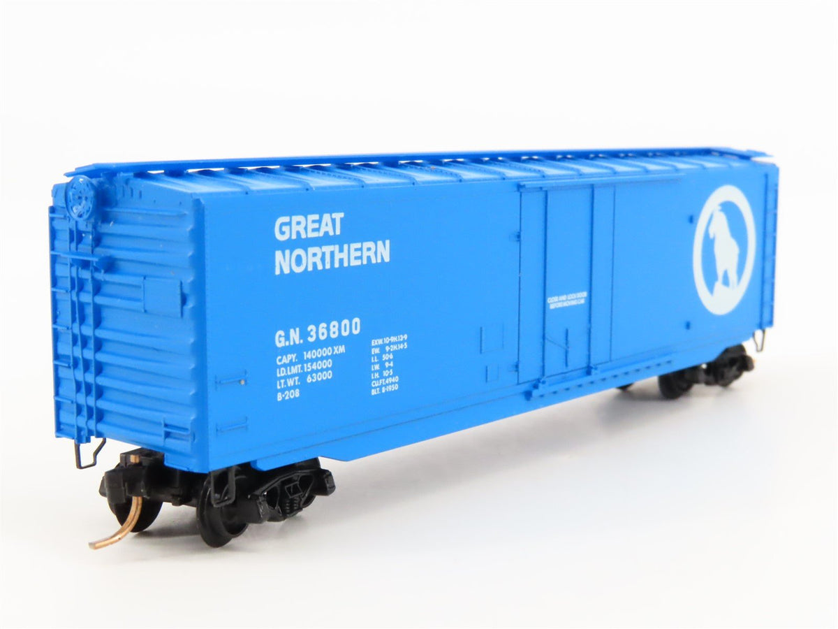 N Kadee Micro-Trains MTL 32020 GN Great Northern Big Sky Blue 50&#39; Box Car #36800