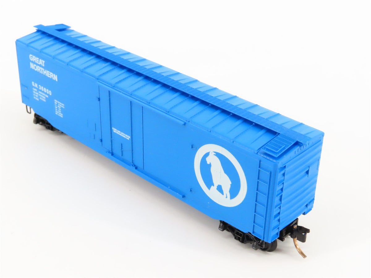 N Kadee Micro-Trains MTL 32020 GN Great Northern Big Sky Blue 50&#39; Box Car #36800