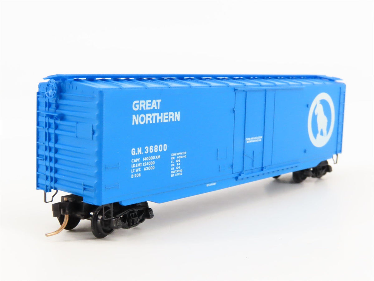 N Kadee Micro-Trains MTL 32020 GN Great Northern Big Sky Blue 50&#39; Box Car #36800