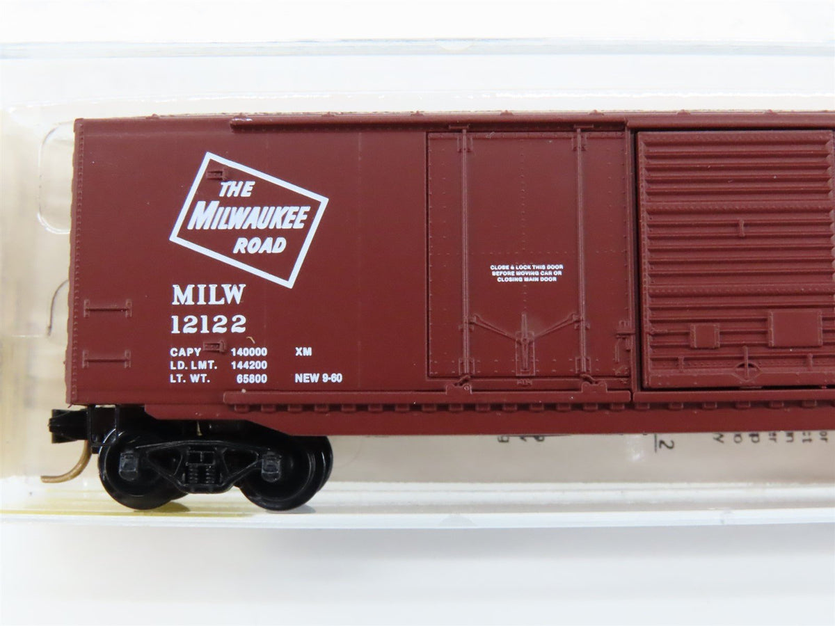 N Scale Kadee Micro-Trains MTL 33100 MILW Milwaukee Road 50&#39; Box Car #12122