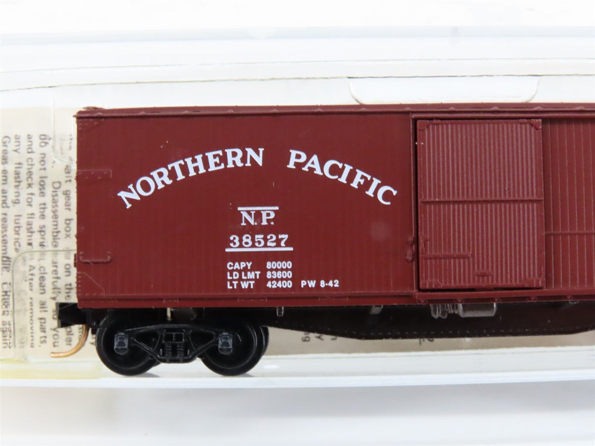 N Scale Kadee Micro-Trains MTL 39030 NP Northern Pacific 40&#39; Box Car #38527