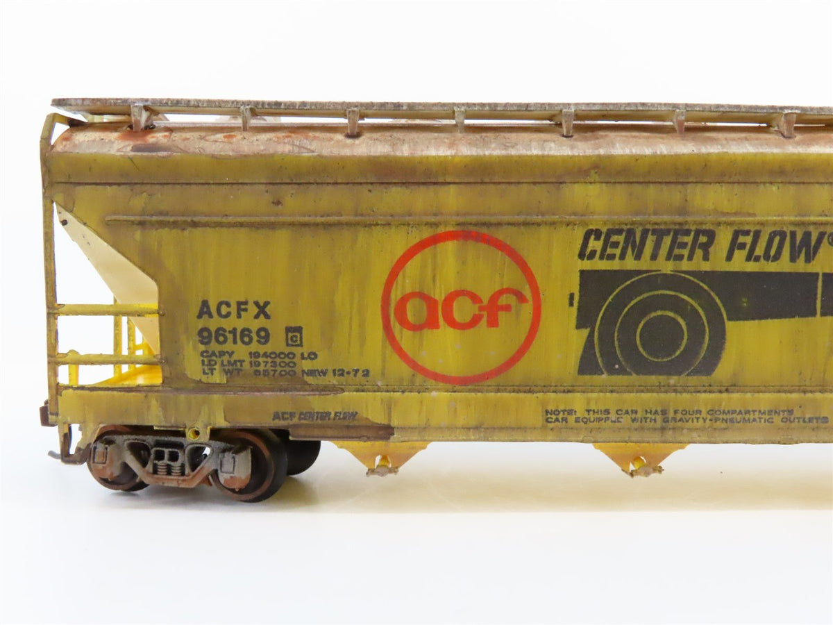 HO AHM ACFX &quot;Centerflow Cannonaide&quot; 4-Bay Covered Hopper - Weathered &amp; Graffiti