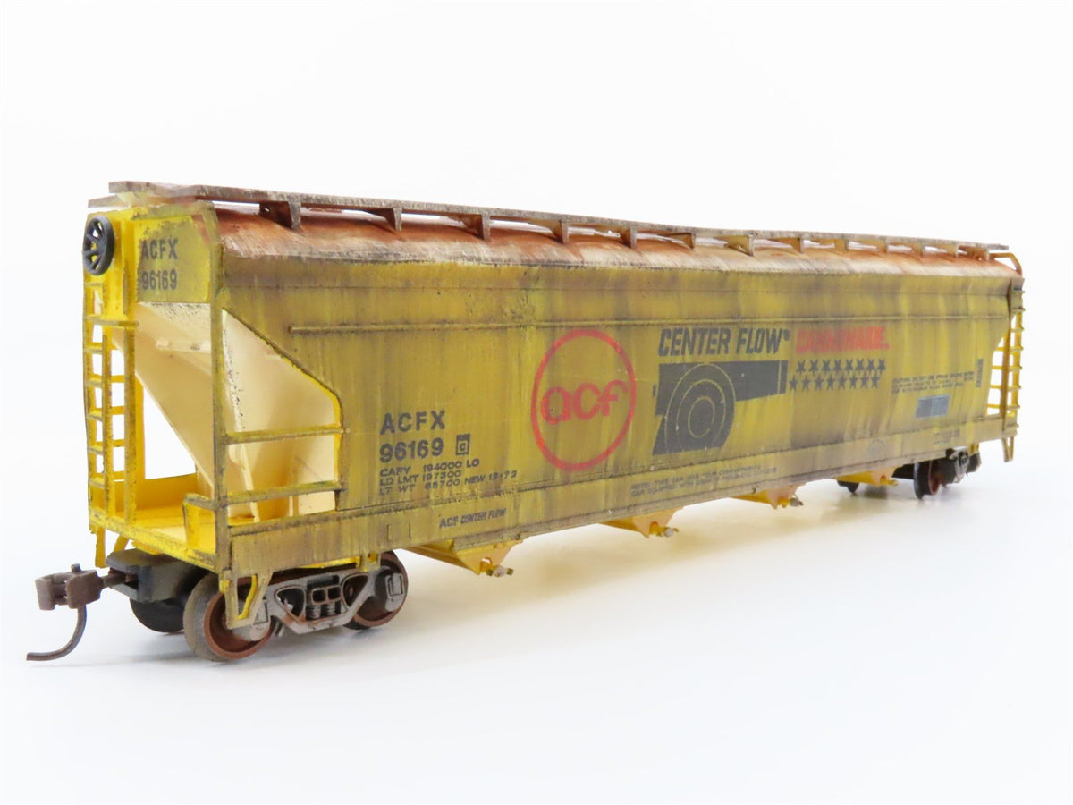 HO AHM ACFX &quot;Centerflow Cannonaide&quot; 4-Bay Covered Hopper - Weathered &amp; Graffiti