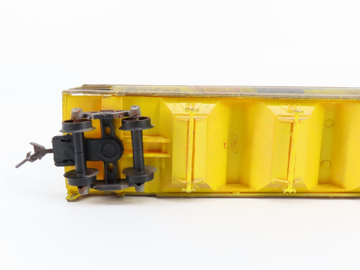HO AHM ACFX &quot;Centerflow Cannonaide&quot; 4-Bay Covered Hopper - Weathered &amp; Graffiti