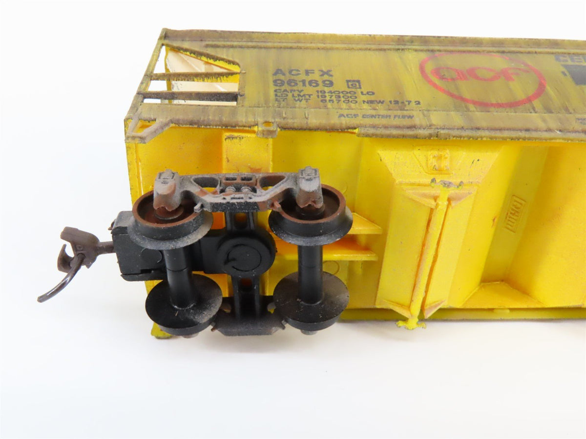 HO AHM ACFX &quot;Centerflow Cannonaide&quot; 4-Bay Covered Hopper - Weathered &amp; Graffiti