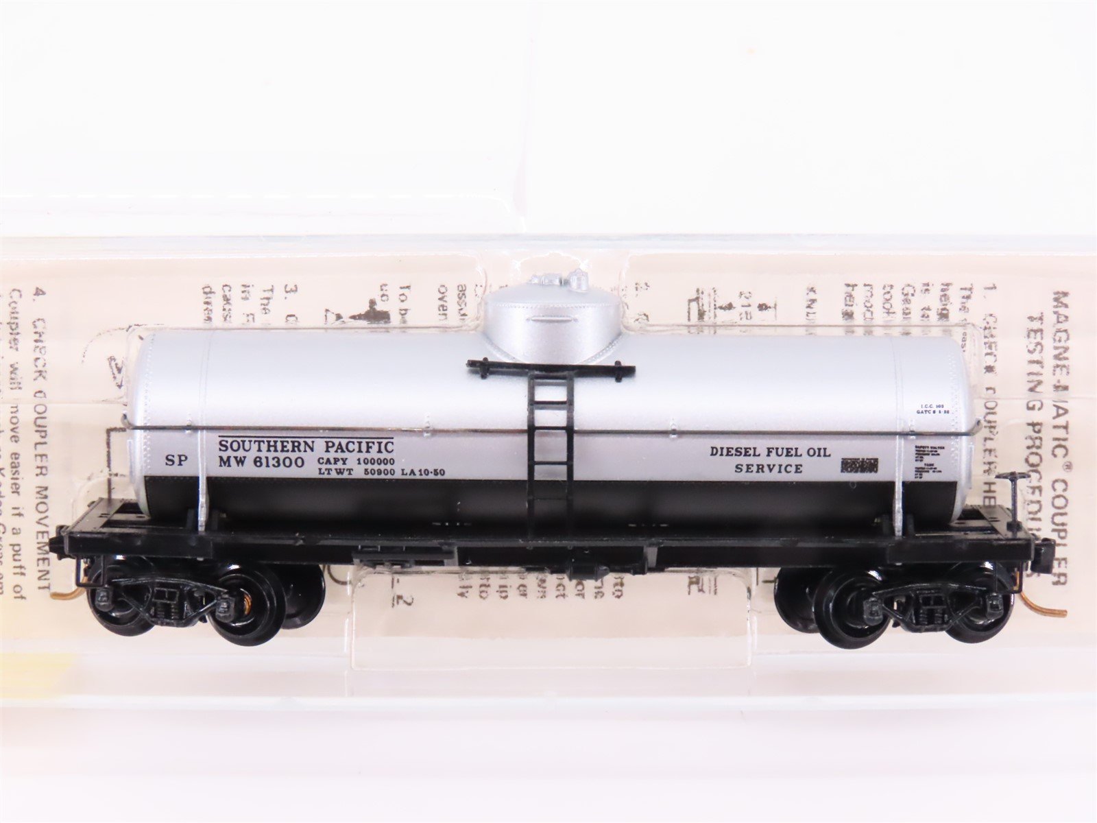 N Kadee Micro-Trains MTL 65200 SP Southern Pacific Single Dome Tank Car #61300