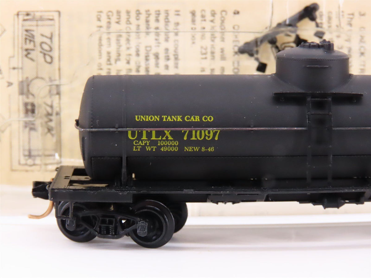 N Scale Kadee Micro-Trains MTL 65122 UTLX 39&#39; Single Dome Tank Car #71097