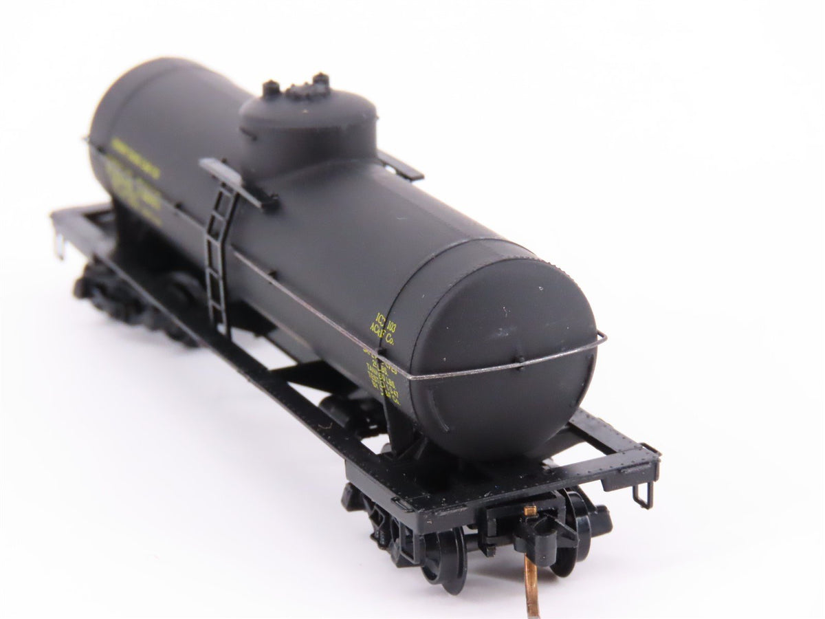 N Scale Kadee Micro-Trains MTL 65122 UTLX 39&#39; Single Dome Tank Car #71097