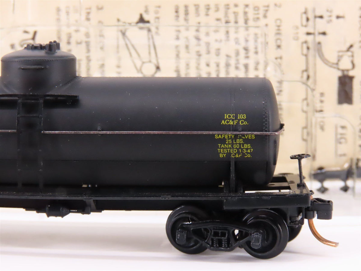 N Scale Kadee Micro-Trains MTL 65122 UTLX 39&#39; Single Dome Tank Car #74253