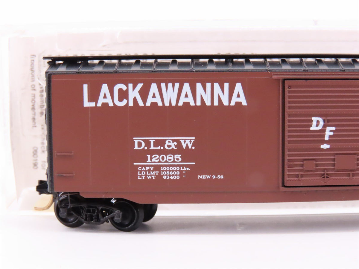 N Scale Micro-Trains MTL 31230 DL&amp;W Phoebe Snow 50&#39; Single Door Box Car #12085