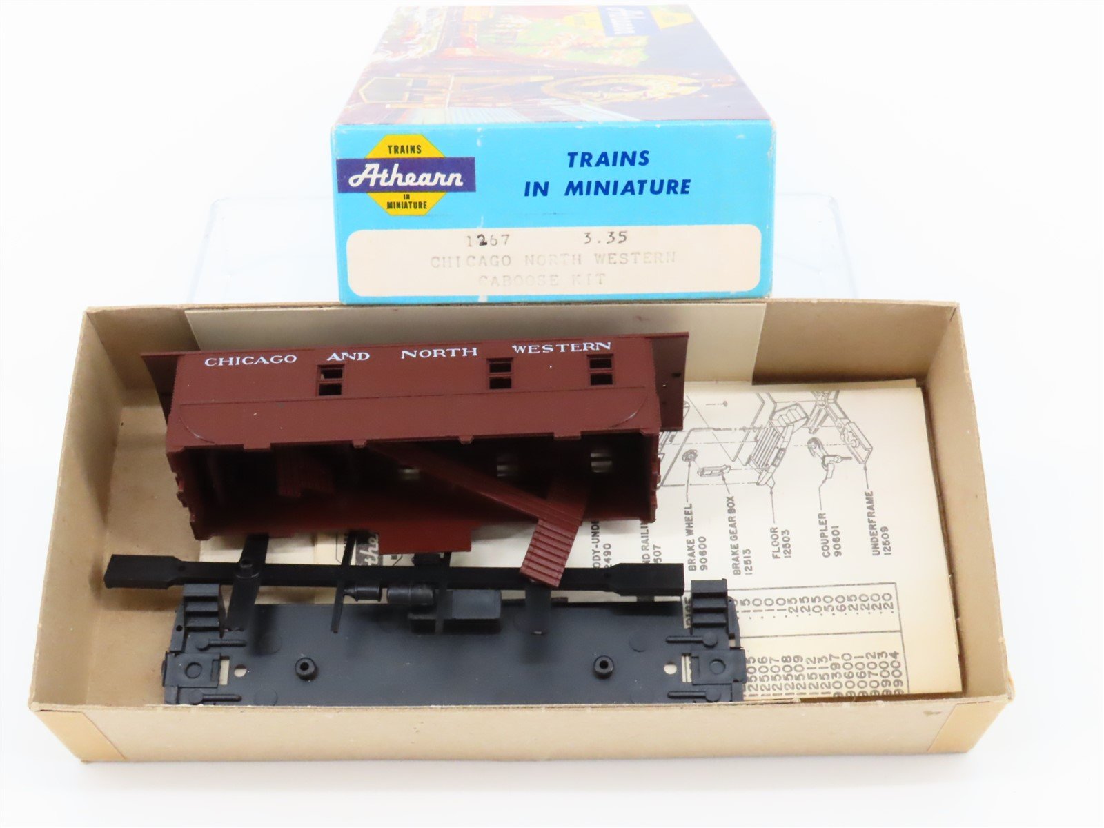 HO Scale Athearn Kit #1267 CNW Chicago & North Western Offset Cupola Caboose No#