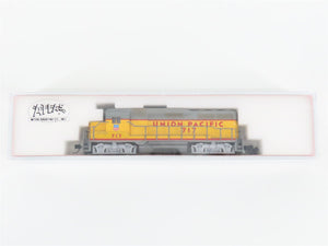 N Scale Atlas 4729 UP Union Pacific GP30 Diesel Locomotive #717