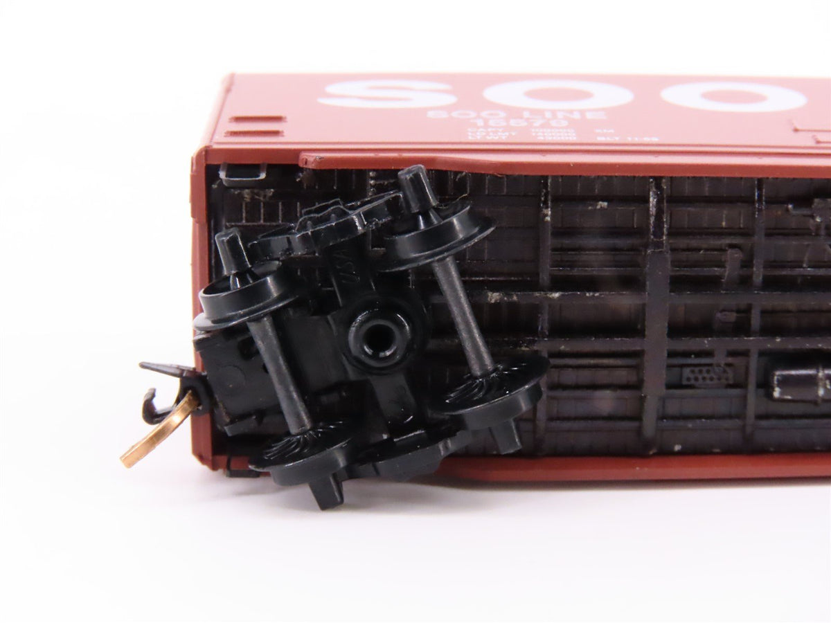 N Scale Kadee Micro-Trains MTL 32110 SOO Line 50&#39; Plug Door Box Car #15579