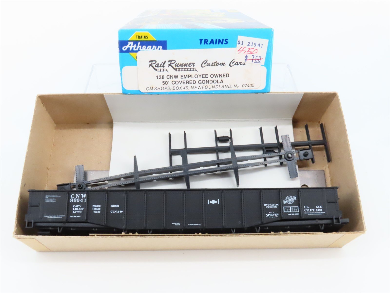 HO Scale Athearn / Rail Runner Kit #138 CNW 50' Covered Gondola #89041