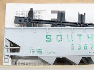 HO Scale Athearn / Bev-Bel Kit #1720 SOU Southern Railway 4-Bay Hopper #93676