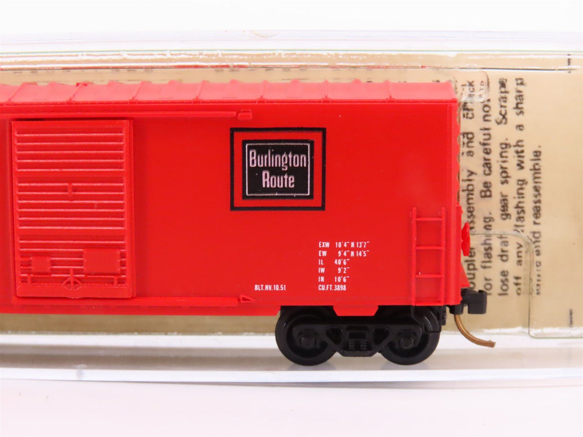 N Scale Kadee Micro-Trains MTL 24090 CB&amp;Q Burlington Route 40&#39; Box Car #39244