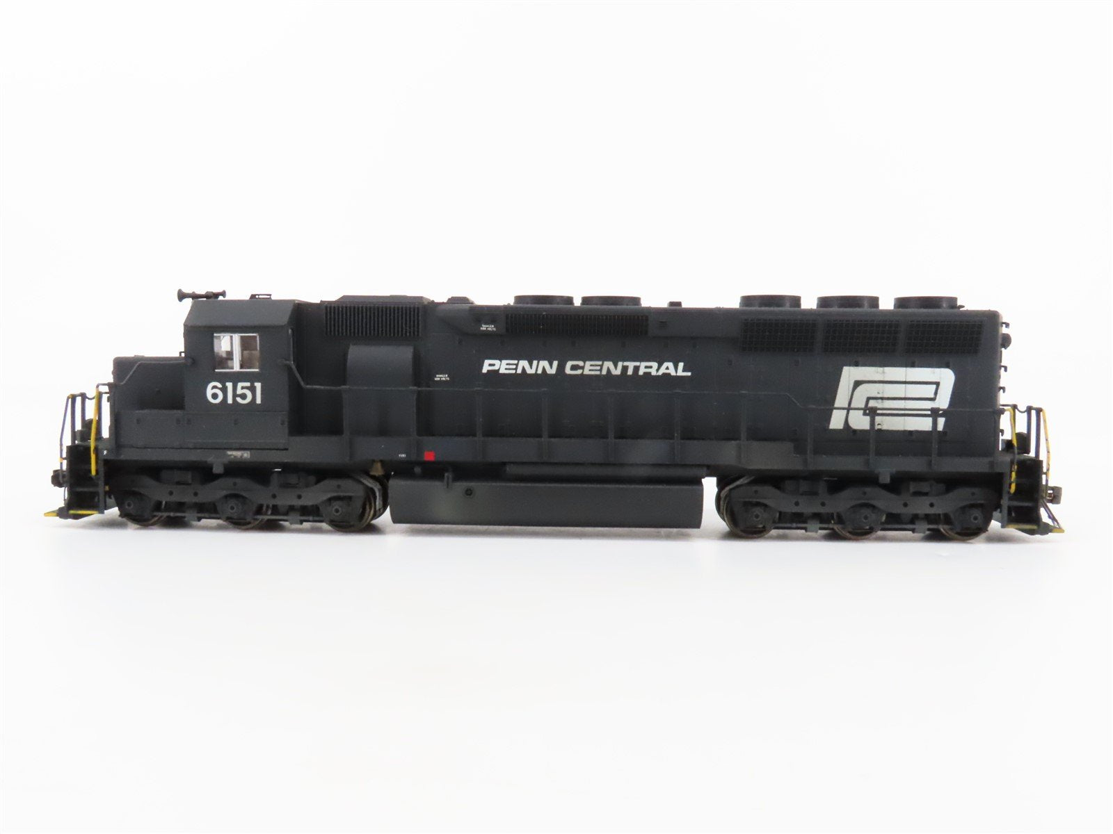 HO Scale KATO PC Penn Central EMD SD45 Diesel #6151 w/ DCC - Custom