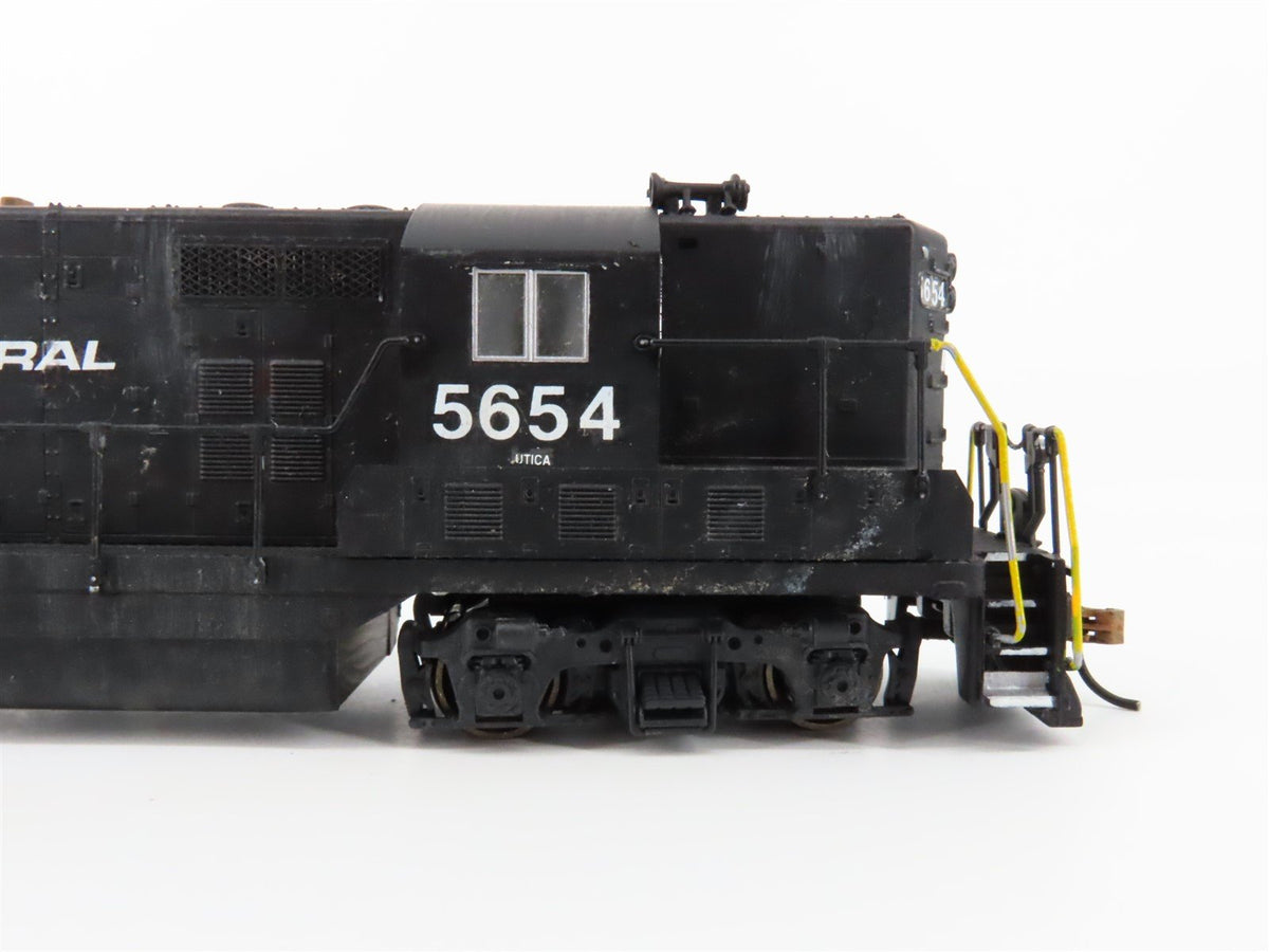 HO Scale KATO PC Penn Central EMD GP7 Diesel #5654 - Custom &amp; Weathered