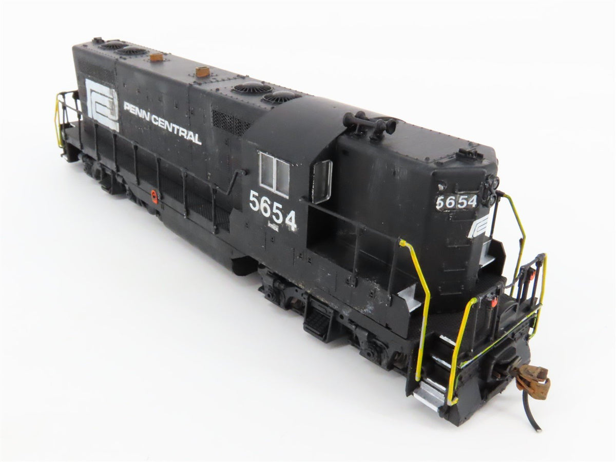 HO Scale KATO PC Penn Central EMD GP7 Diesel #5654 - Custom &amp; Weathered