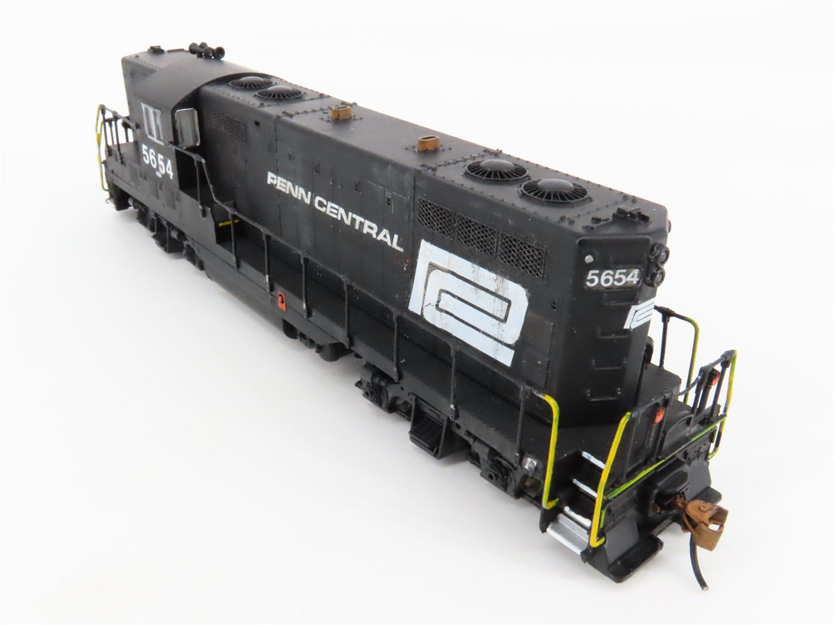 HO Scale KATO PC Penn Central EMD GP7 Diesel #5654 - Custom &amp; Weathered