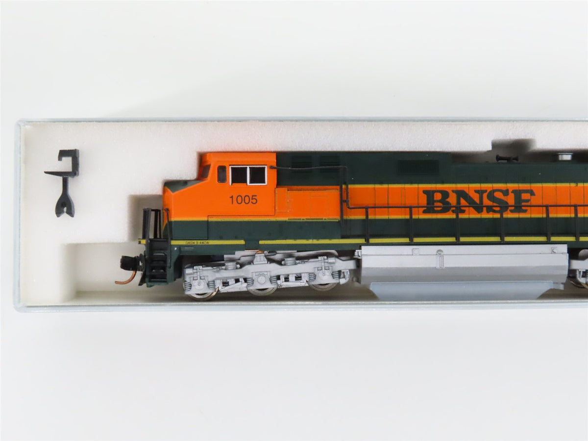 N Scale KATO 176-3802 BNSF Railway C44-9W Diesel Locomotive #1005