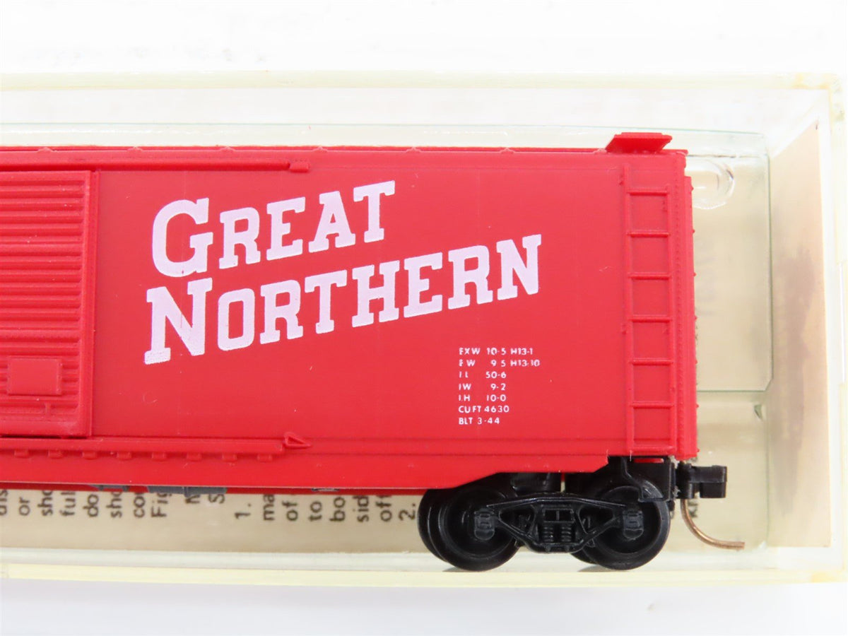 N Scale Kadee Micro-Trains MTL 33010 GN Great Northern 50&#39; Box Car #17776