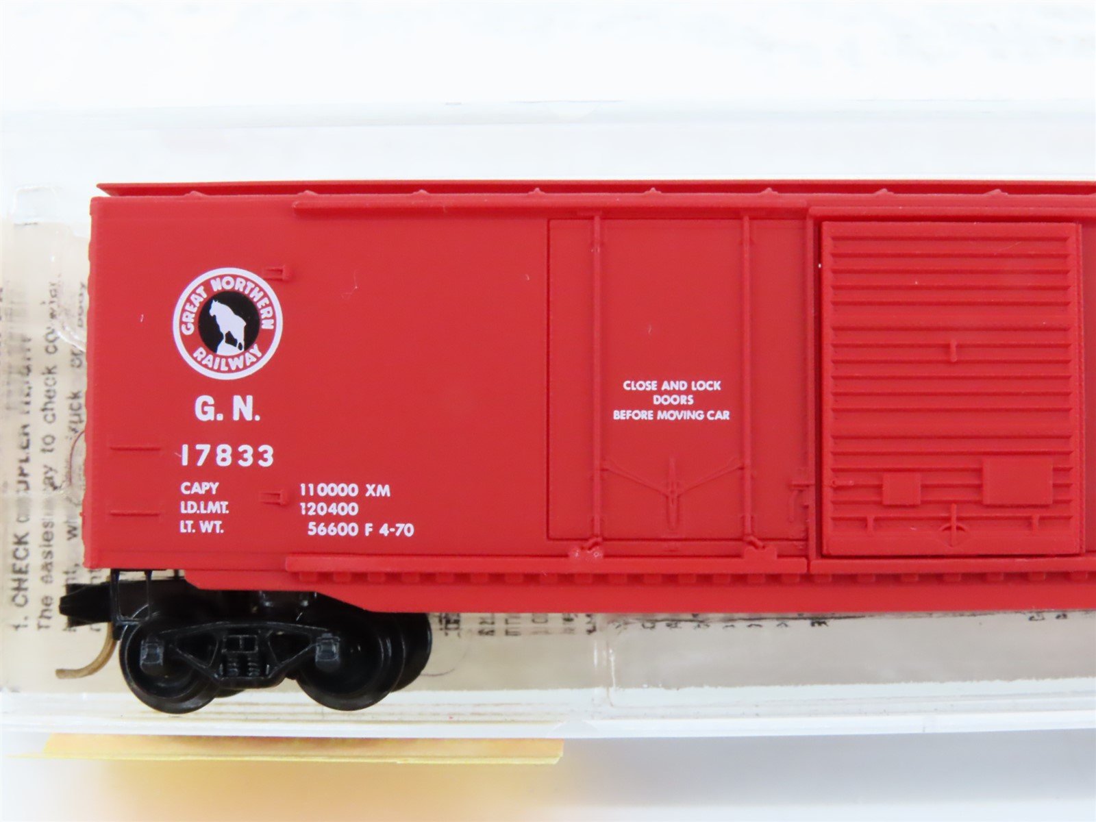 N Scale Micro-Trains MTL 33010 GN Great Northern Railroad 50' Box Car #17833