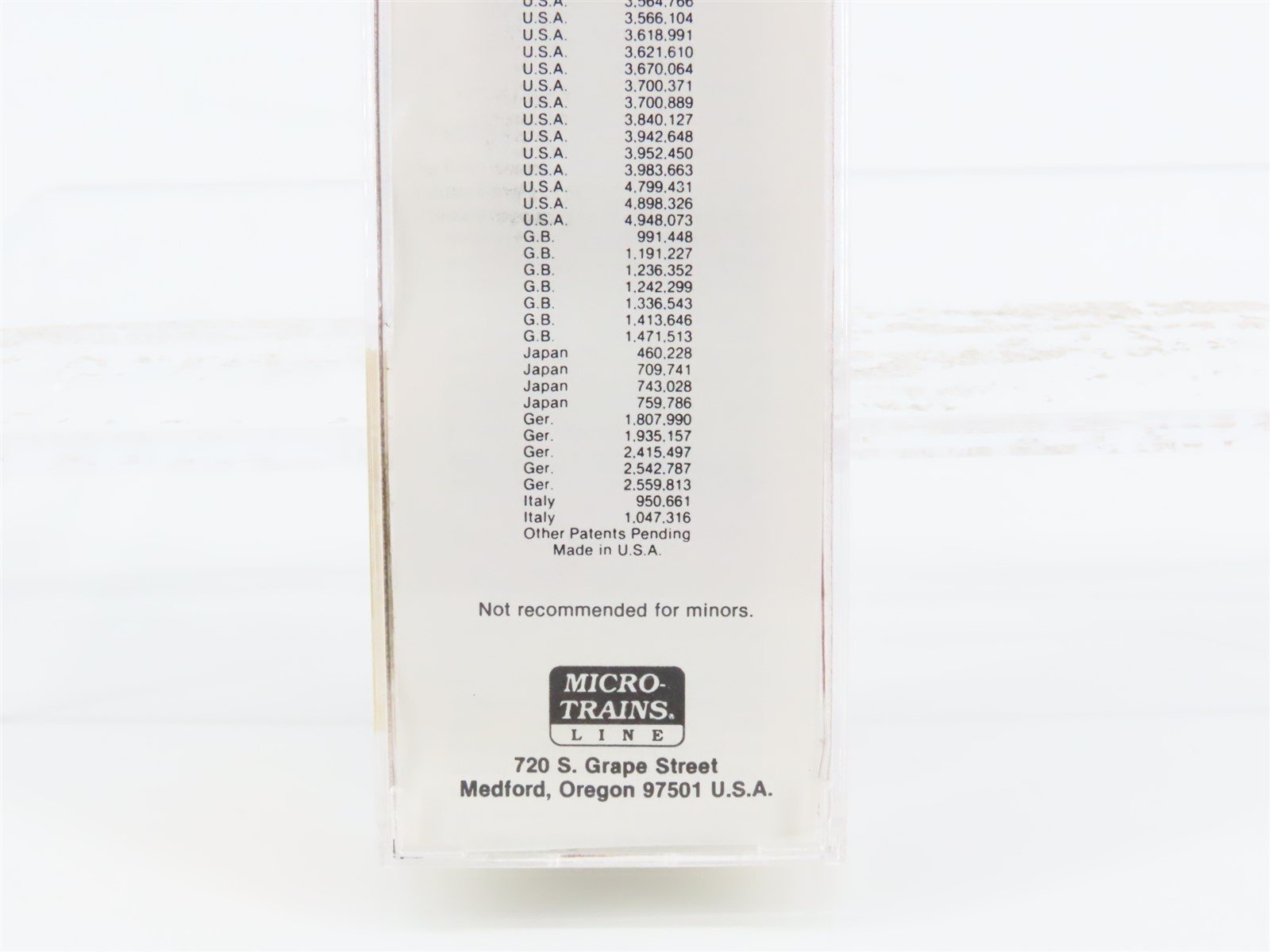 N Scale Micro-Trains MTL 33010 GN Great Northern Railroad 50' Box Car #17833