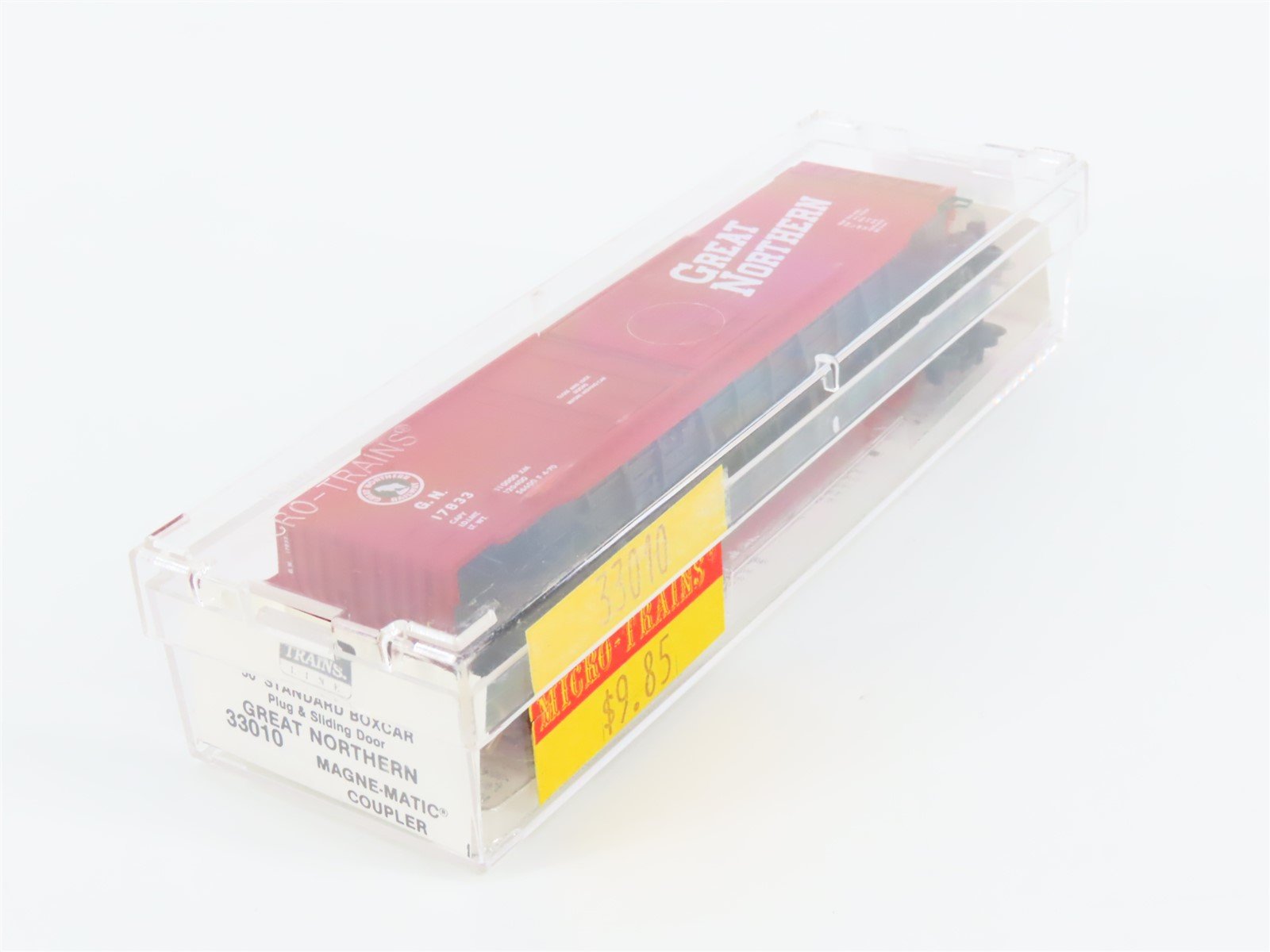 N Scale Micro-Trains MTL 33010 GN Great Northern Railroad 50' Box Car #17833
