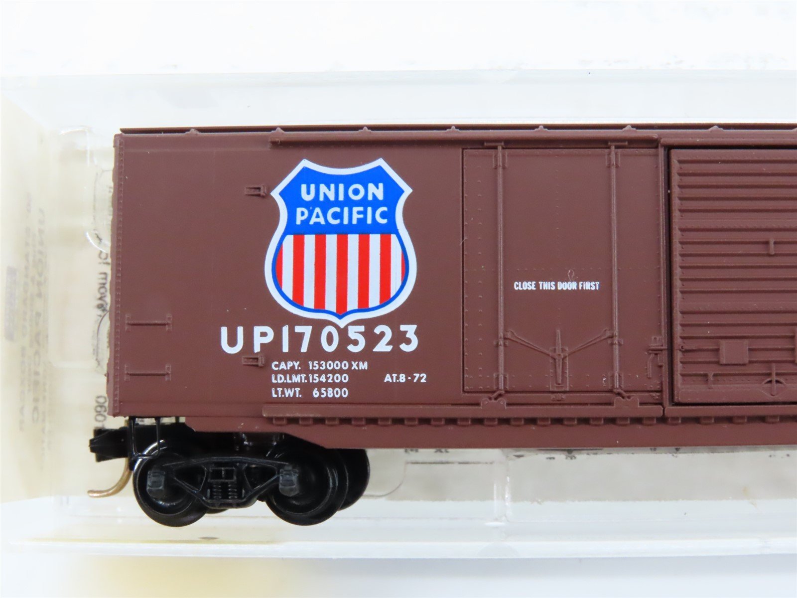 N Scale Micro-Trains MTL 33050 UP Union Pacific Railroad 50' Box Car #170523