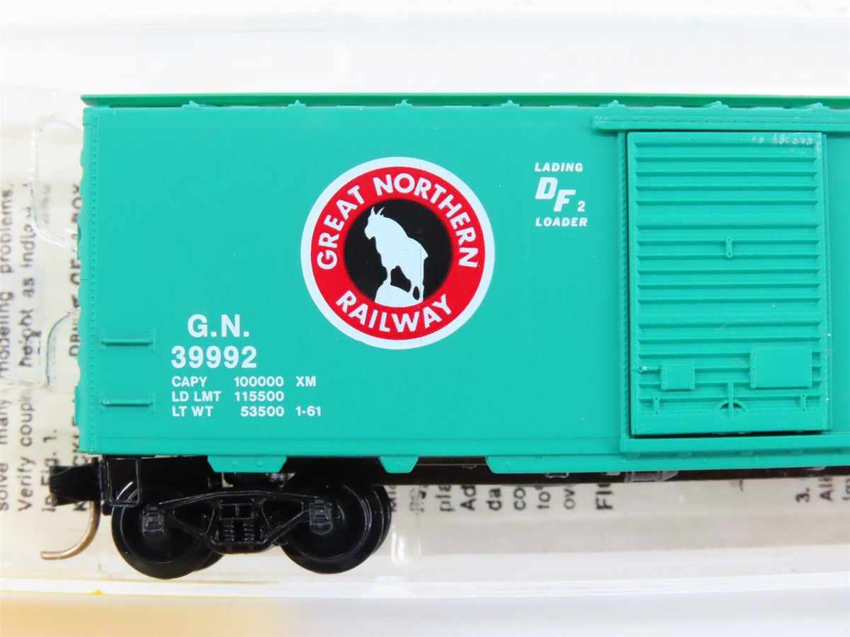 N Scale Kadee Micro-Trains MTL 20680 GN Great Northern &quot;Goat&quot; 40&#39; Box Car #39992