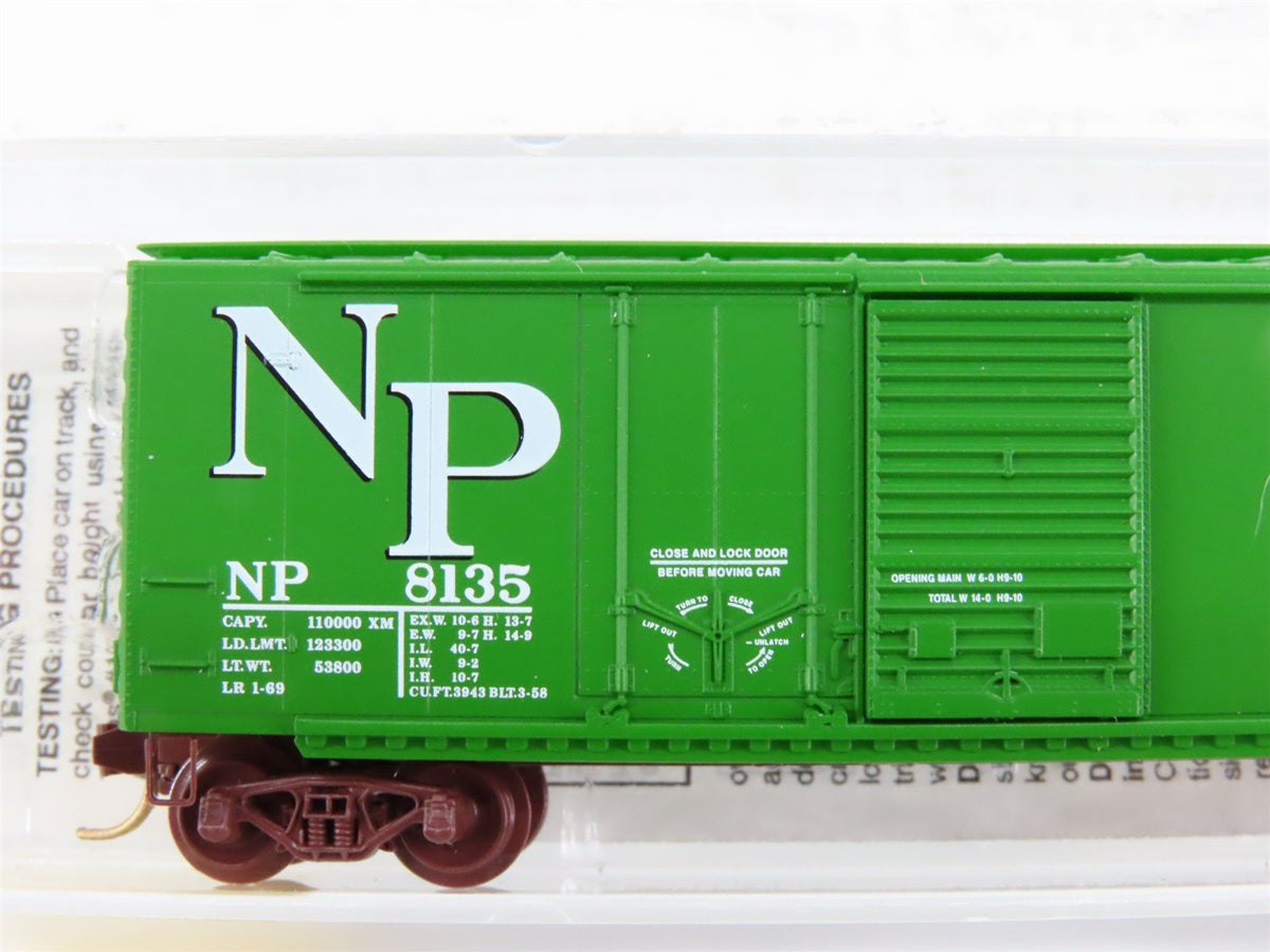 N Scale Micro-Trains MTL 22090 NP Northern Pacific Railway 40&#39; Box Car #8135