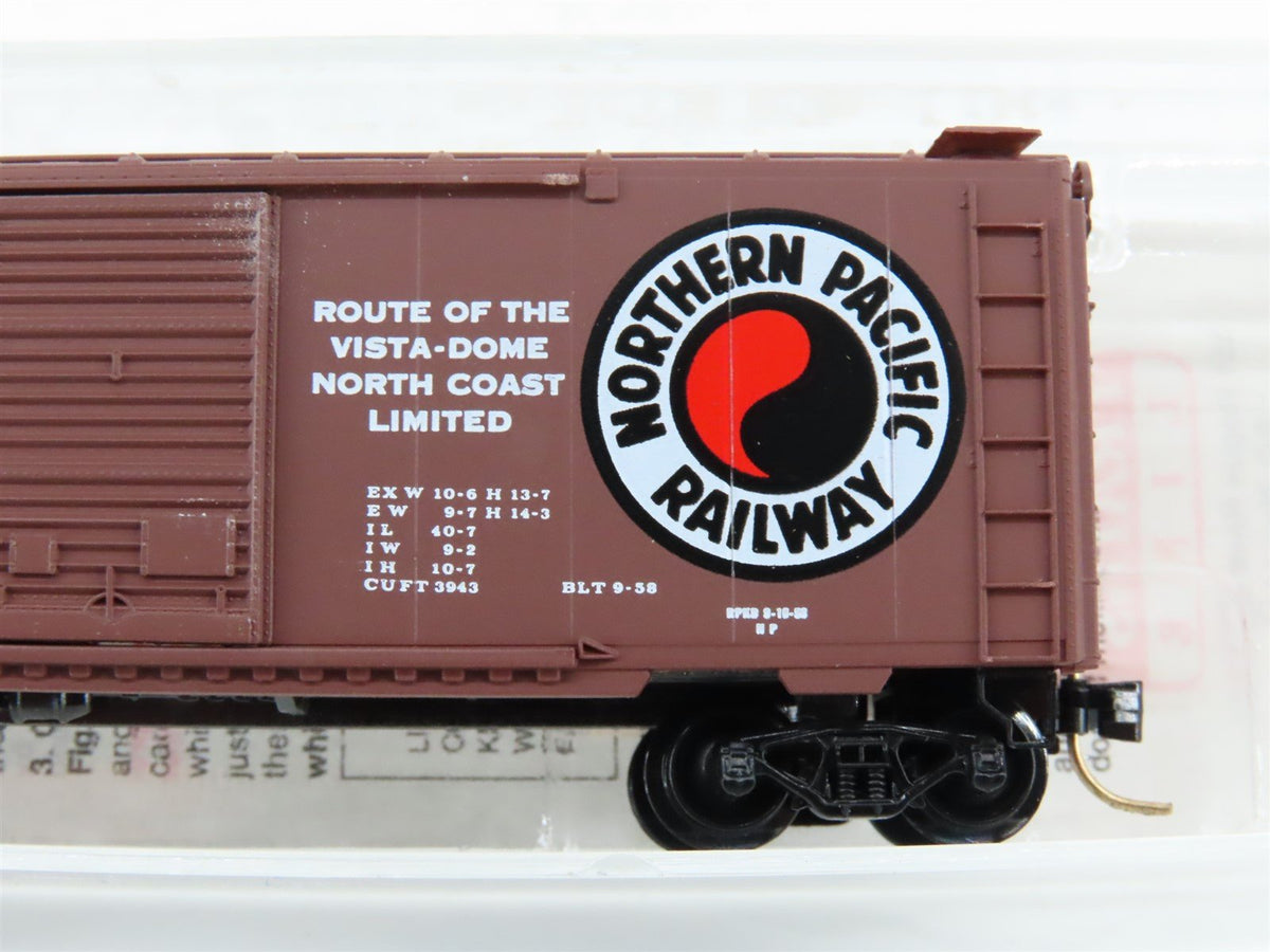 N Scale Micro-Trains MTL 22040 NP Northern Pacific Railway 40&#39; Box Car #8345