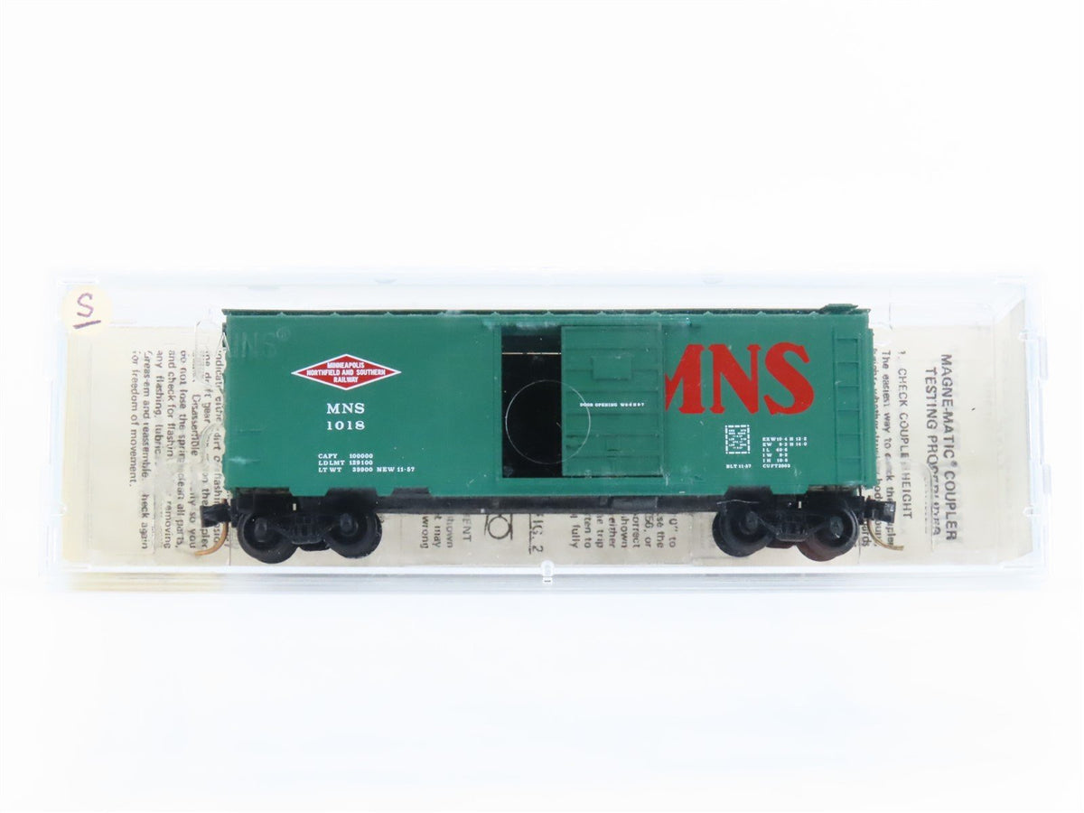 N Scale Kadee Micro-Trains MTL 20840 MNS Railway 40&#39; Single Door Box Car #1018