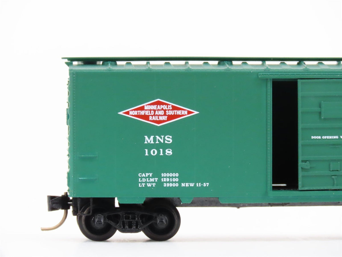 N Scale Kadee Micro-Trains MTL 20840 MNS Railway 40&#39; Single Door Box Car #1018