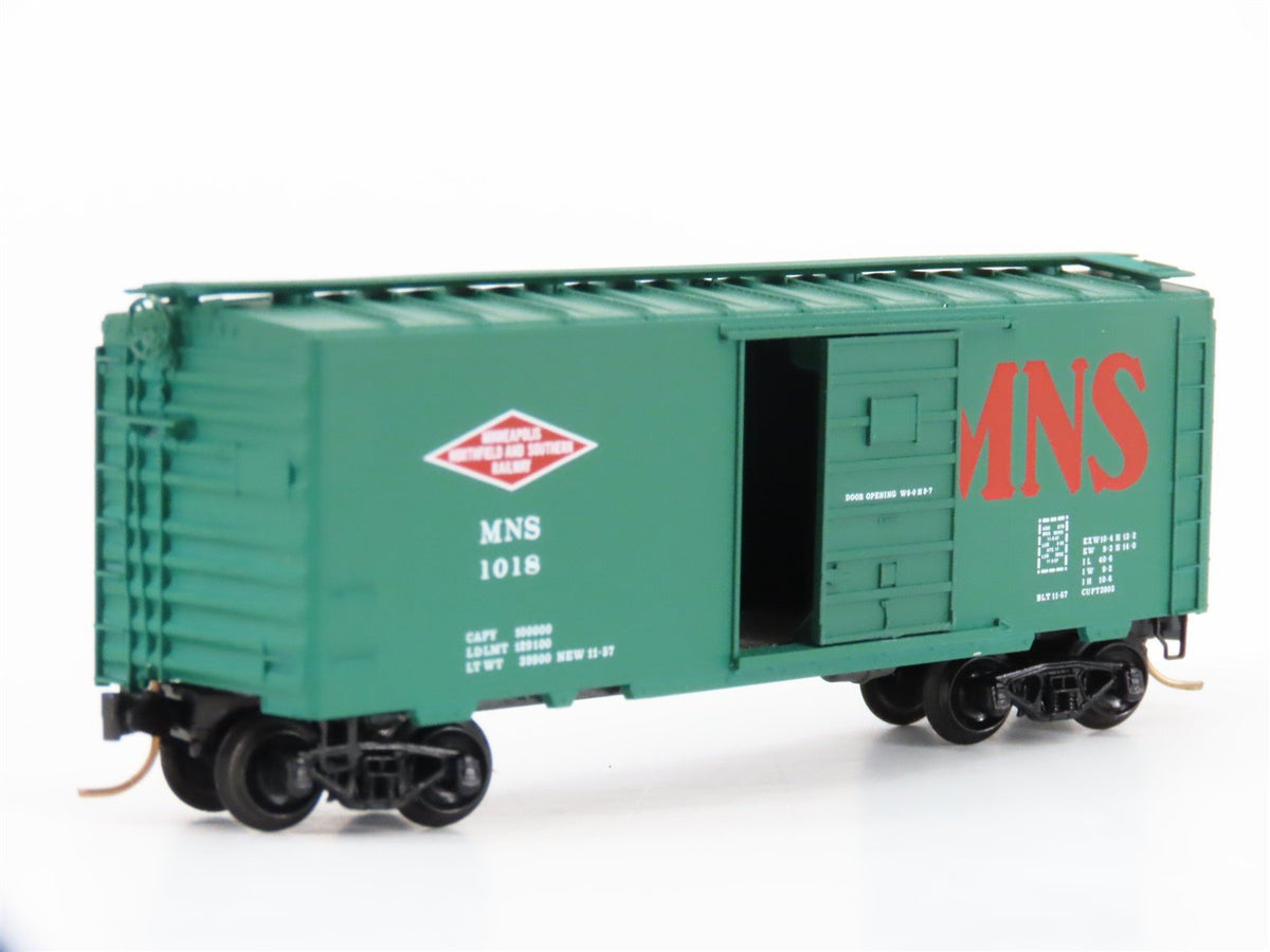 N Scale Kadee Micro-Trains MTL 20840 MNS Railway 40&#39; Single Door Box Car #1018