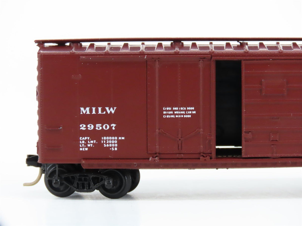 N Kadee Micro-Trains MTL 22180 MILW Milwaukee 40&#39; Box Car #29507 - Blue Label