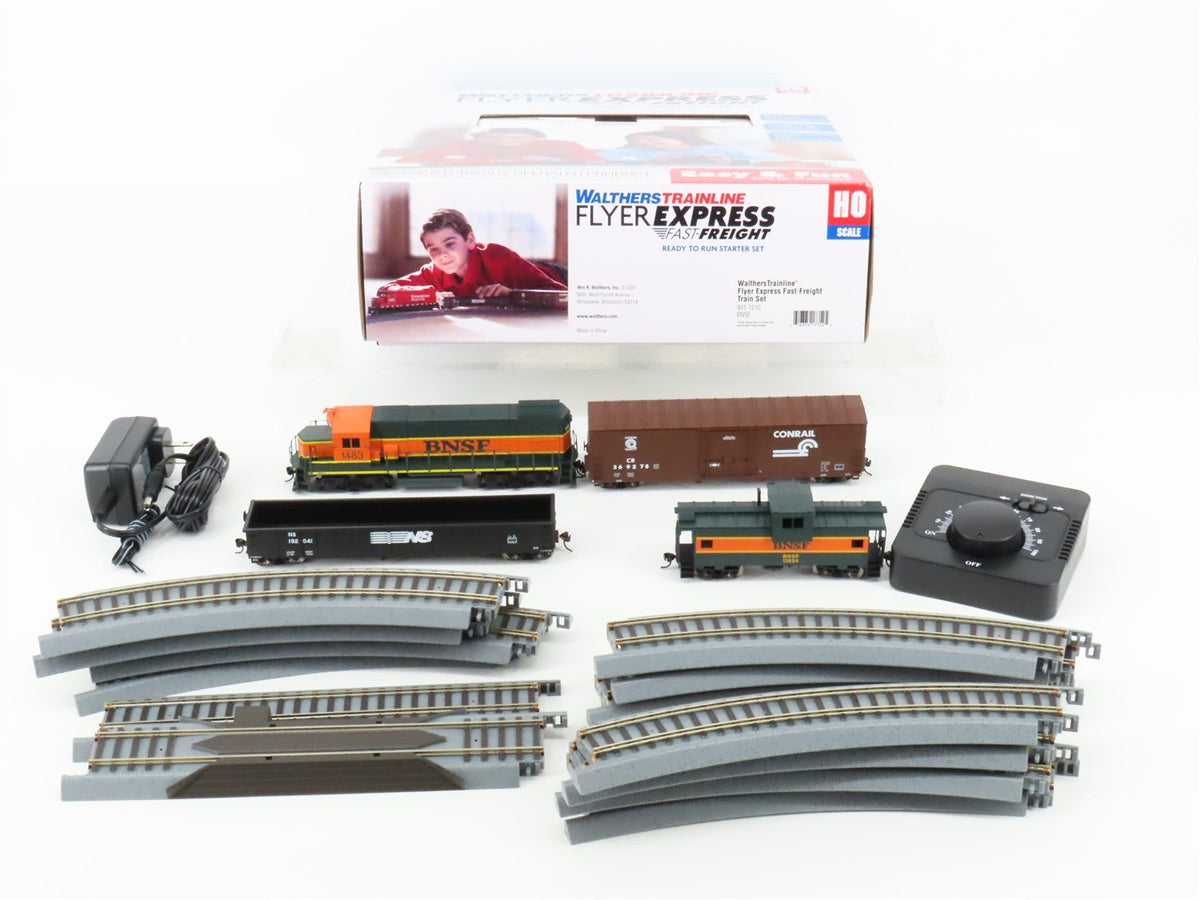 HO Scale Walthers 931-1210 BNSF Railway Flyer Express Diesel Set w/Cars &amp; Track