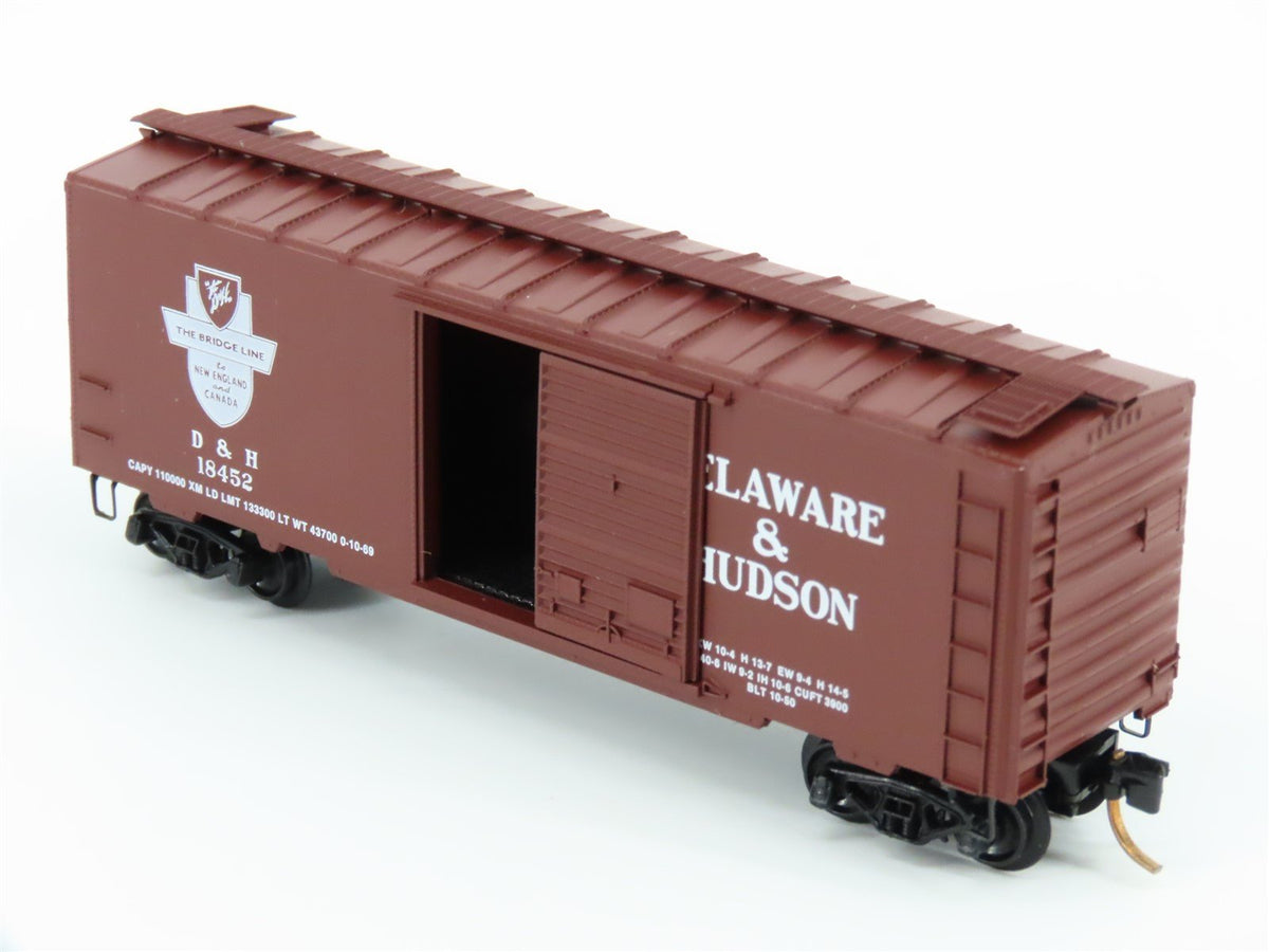 N Scale Kadee Micro-Trains MTL 20520 D&amp;H &quot;The Bridge Line&quot; 40&#39; Box Car #18452