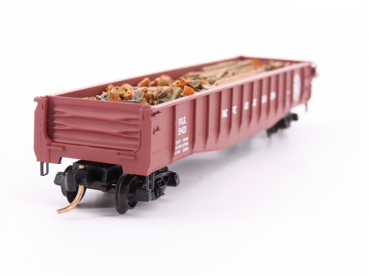 N Scale Micro-Trains MTL/Kadee 46300 PGE 50&#39; Fishbelly Gondola Car #9401 wLoad