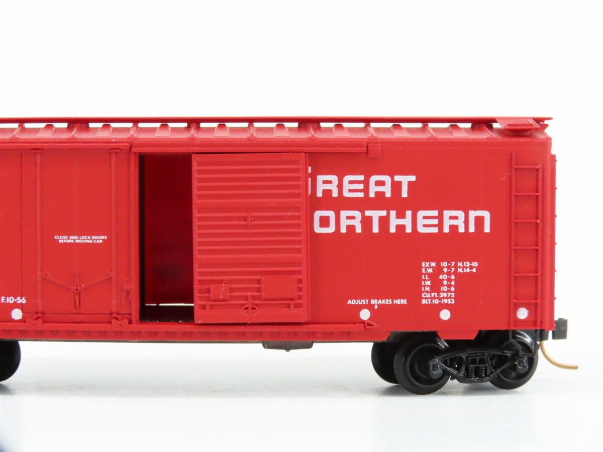 N Scale Kadee Micro-Trains MTL 22020 GN Great Northern 40&#39; Box Car #11876