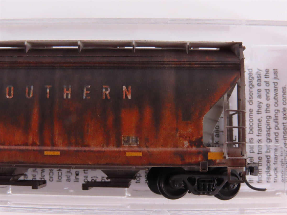 N Micro-Trains MTL 98305037 SOU Southern 3-Bay Covered Hopper 3-Pack w/ Graffiti