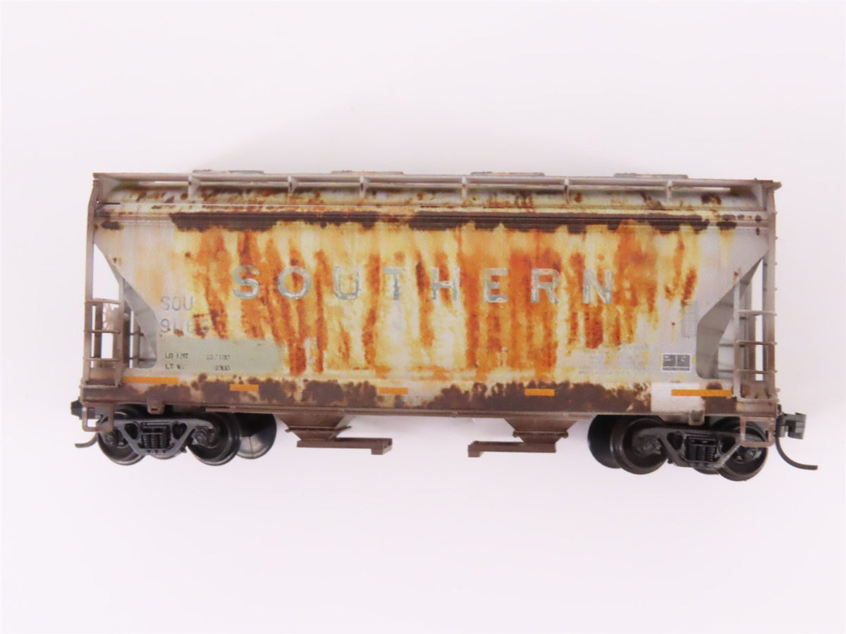 N Micro-Trains MTL 98305037 SOU Southern 3-Bay Covered Hopper 3-Pack w/ Graffiti