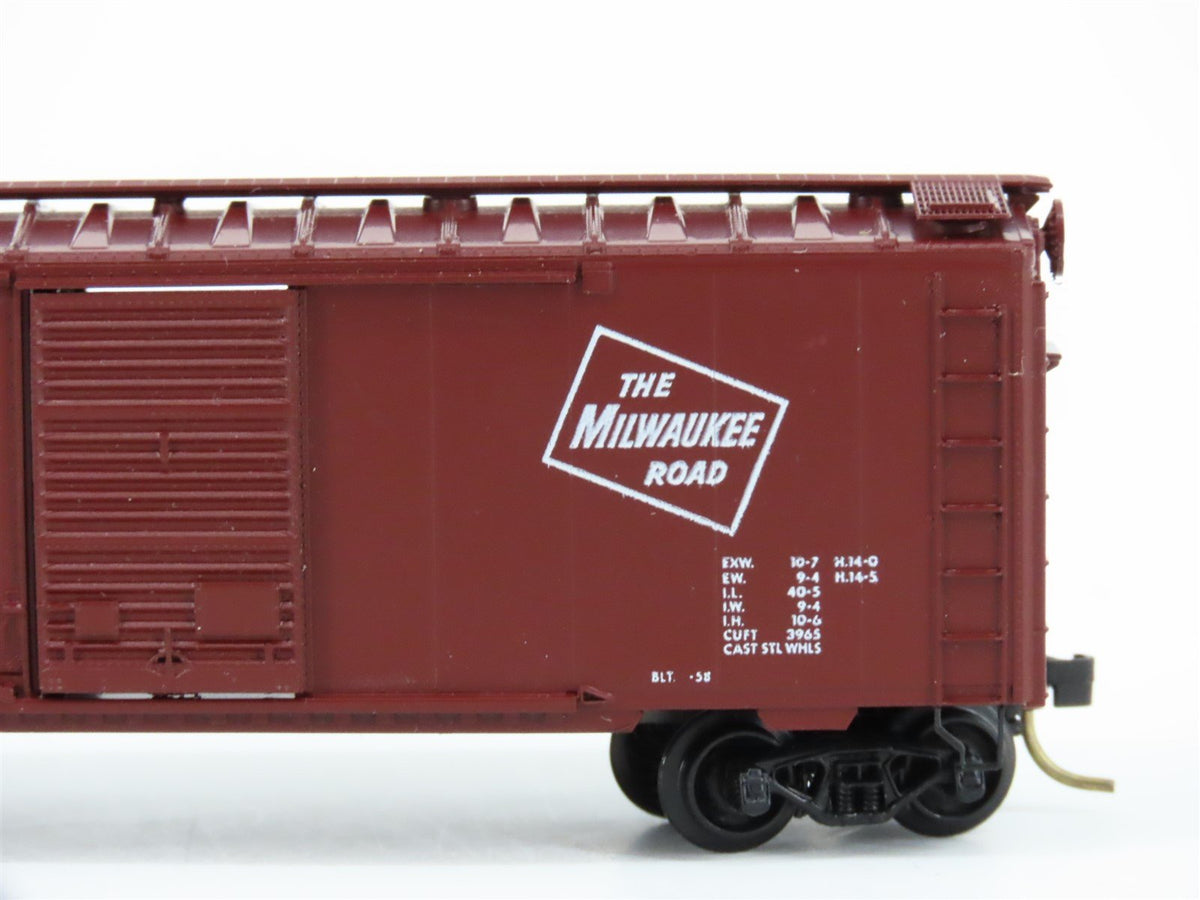 N Kadee Micro-Trains MTL 22180 MILW Milwaukee 40&#39; Box Car #29902 - Blue Label