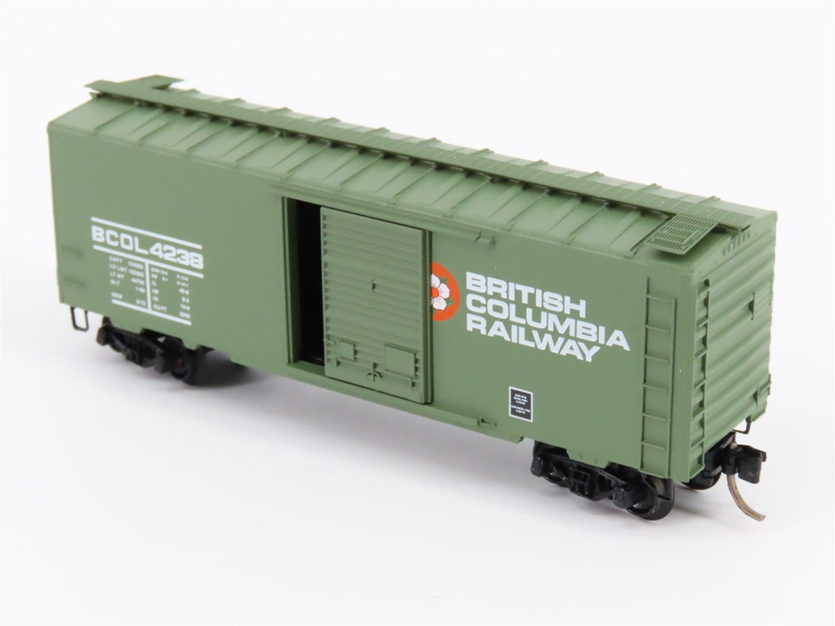 N Scale Kadee Micro-Trains MTL 20580 BCOL British Columbia 40&#39; Box Car #4238