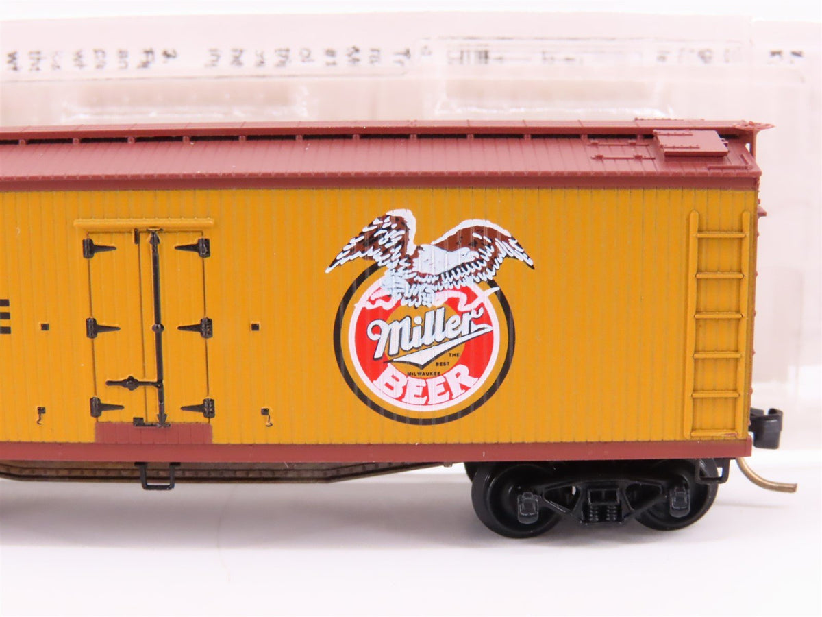 N Scale Micro-Trains MTL 49410 URTC Miller High Life Beer 40&#39; Wood Reefer #93185