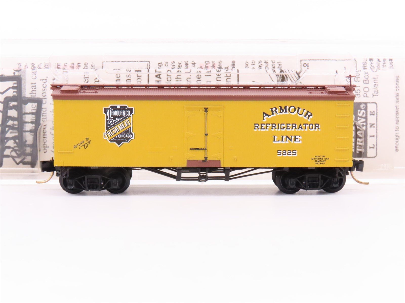 N Scale Micro-Trains MTL 58060 Armour & Co. Fresh Meat 36' Ice Reefer #5825