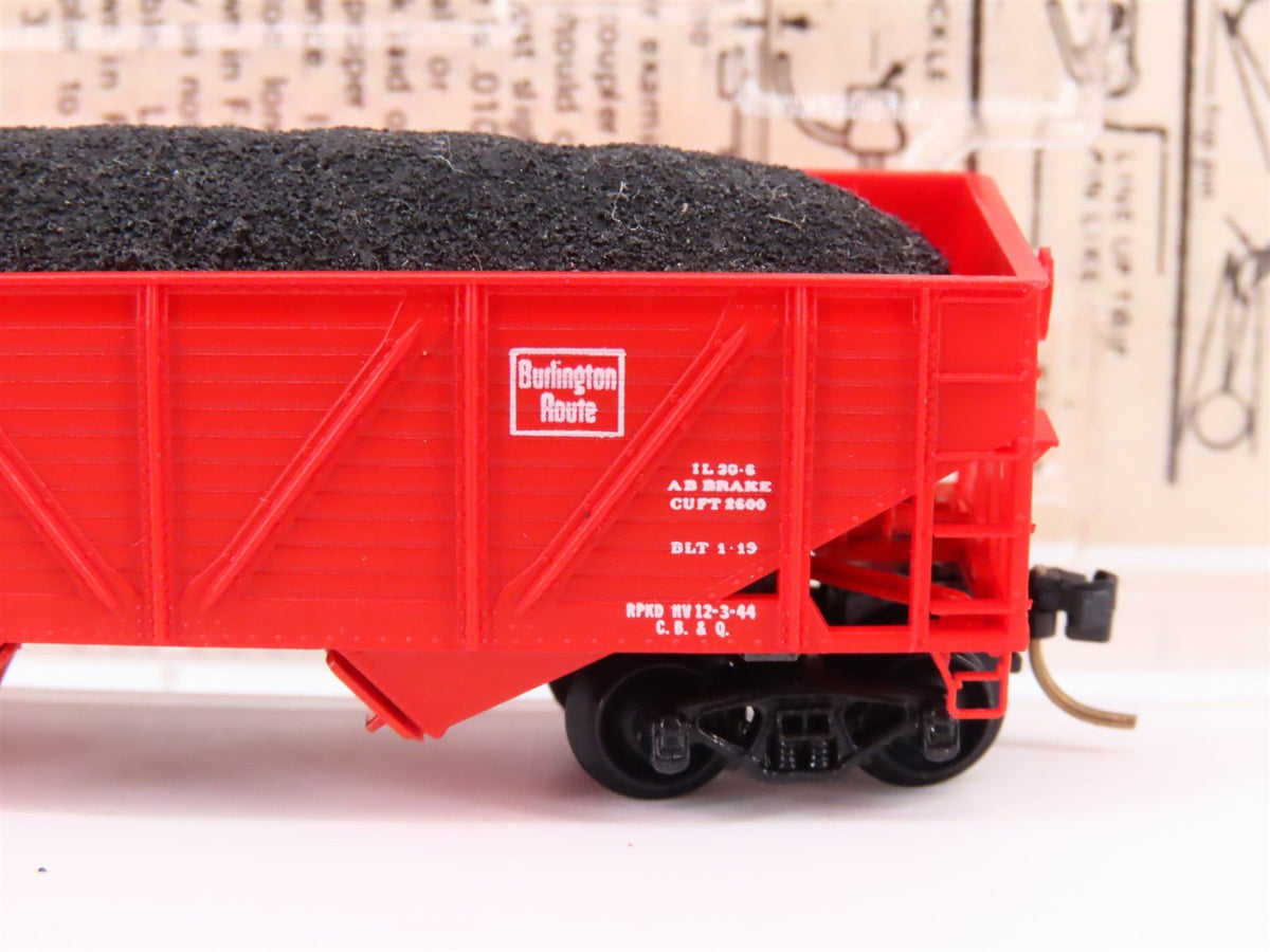 N Scale Micro-Trains MTL/Kadee 57020 CBQ Railway 33&#39; Hopper Car #194573 w/Load