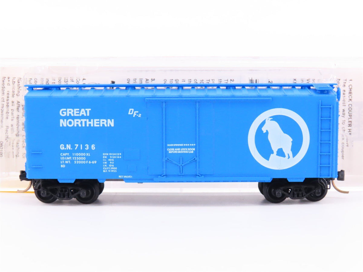 N Micro-Trains MTL 21040 GN Great Northern &quot;Big Sky Blue&quot; 40&#39; Box Car #7136